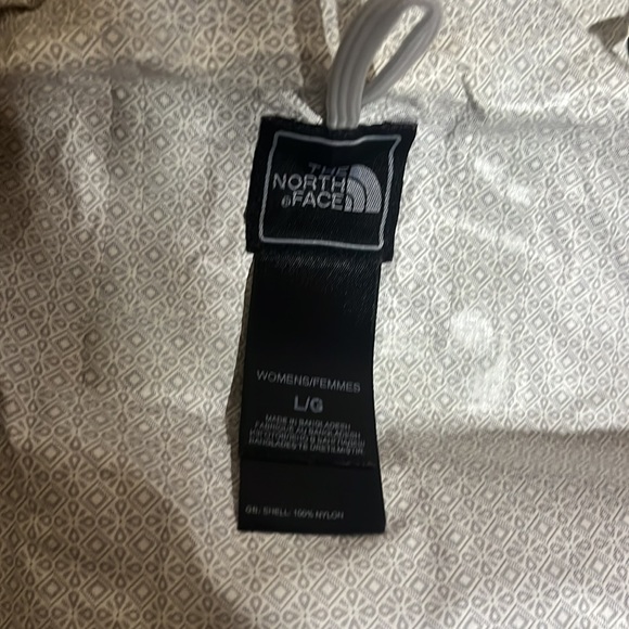 North Face Hyvent DT Jacket - Picture 5 of 8